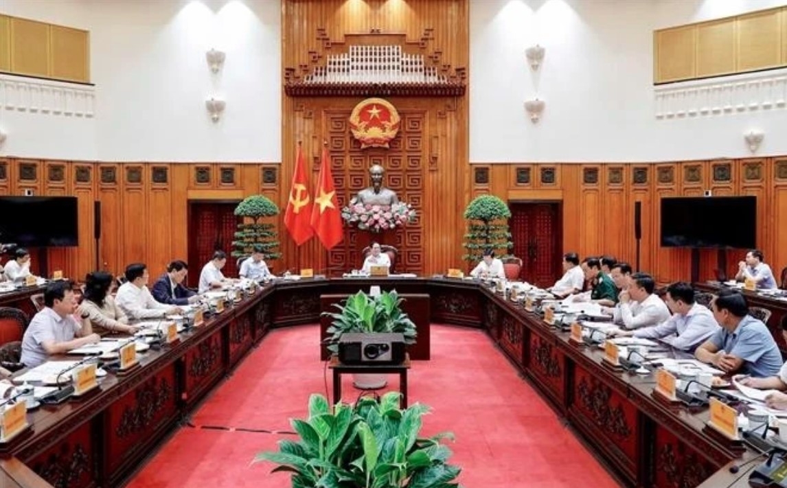 PM demands swiftly institutionalising Party's resolution on private sector